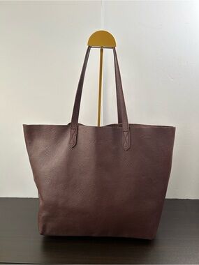 CUYANA -  Classic Leather Tote in Brown